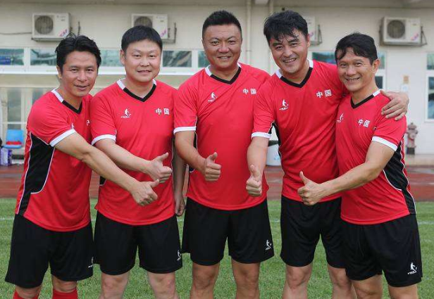 被砍17倒,不打麻药缝200针!他是真汉子,中国足坛的魏大侠!