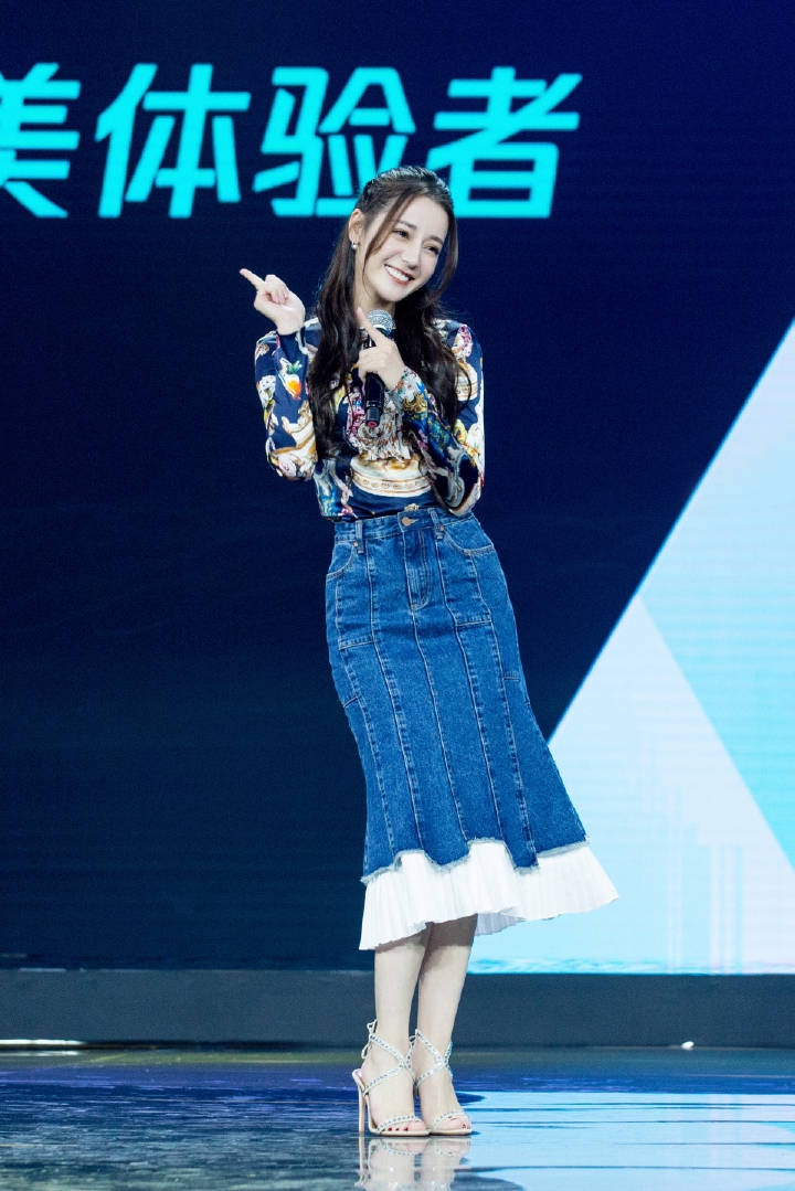 迪丽热巴出任《创造202》男团发起人,她能靠这个拉回口碑?