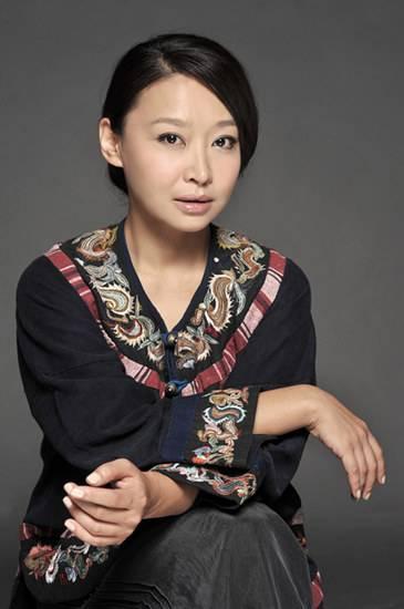 她业余做演员没红,综艺做导师意外走红,很多学生是圈中一线演员