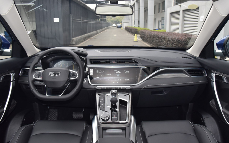 吉利年轻化的SUV,轴距2670mm,1.8T+7DCT配四轮独悬,8.88万入门 吉利年轻化的SUV,轴距2670mm,1.8T+7DCT配四轮独悬,8.88万入门