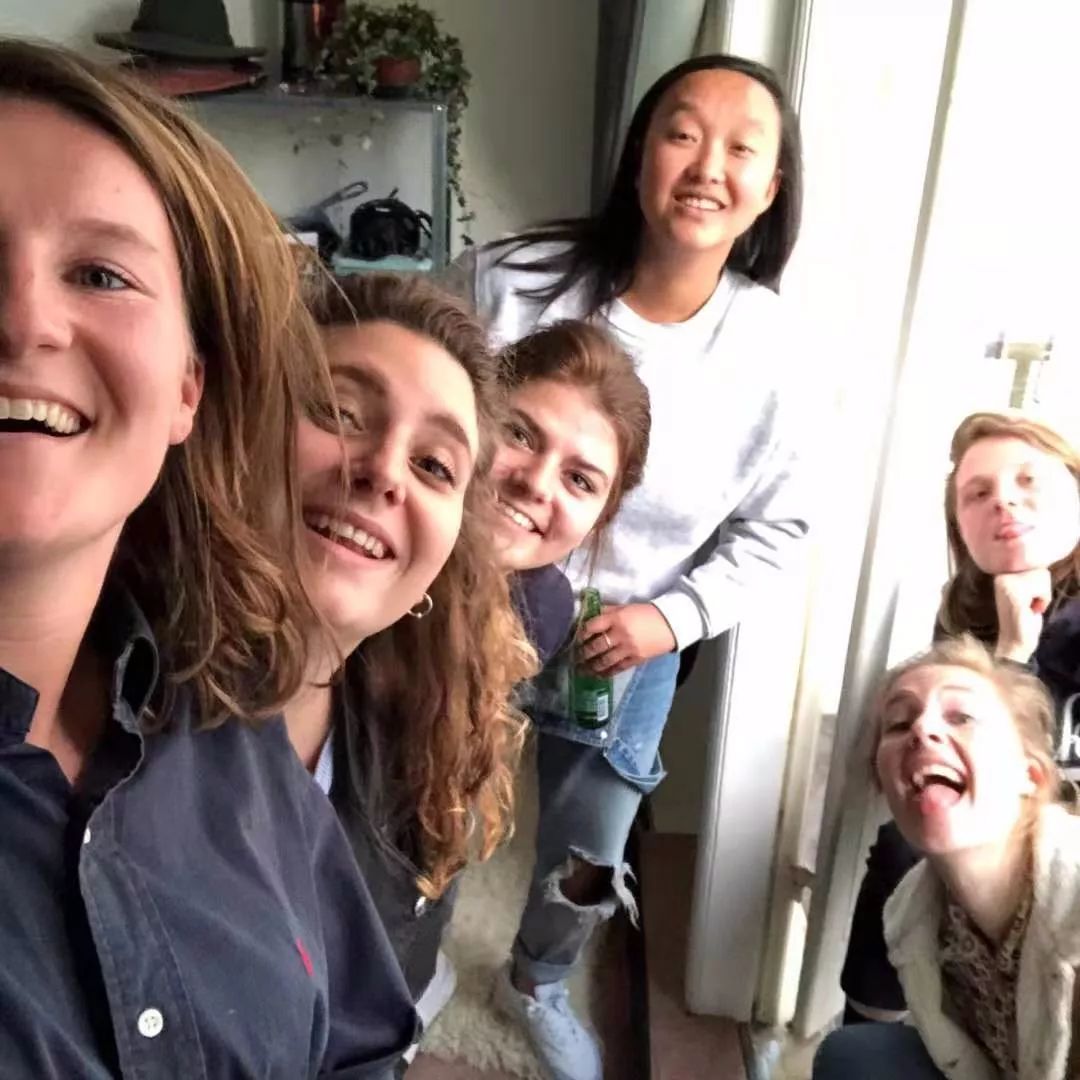 谁认识?"荷兰"姑娘回洛阳寻找亲生父母,96年被遗弃在王城公园