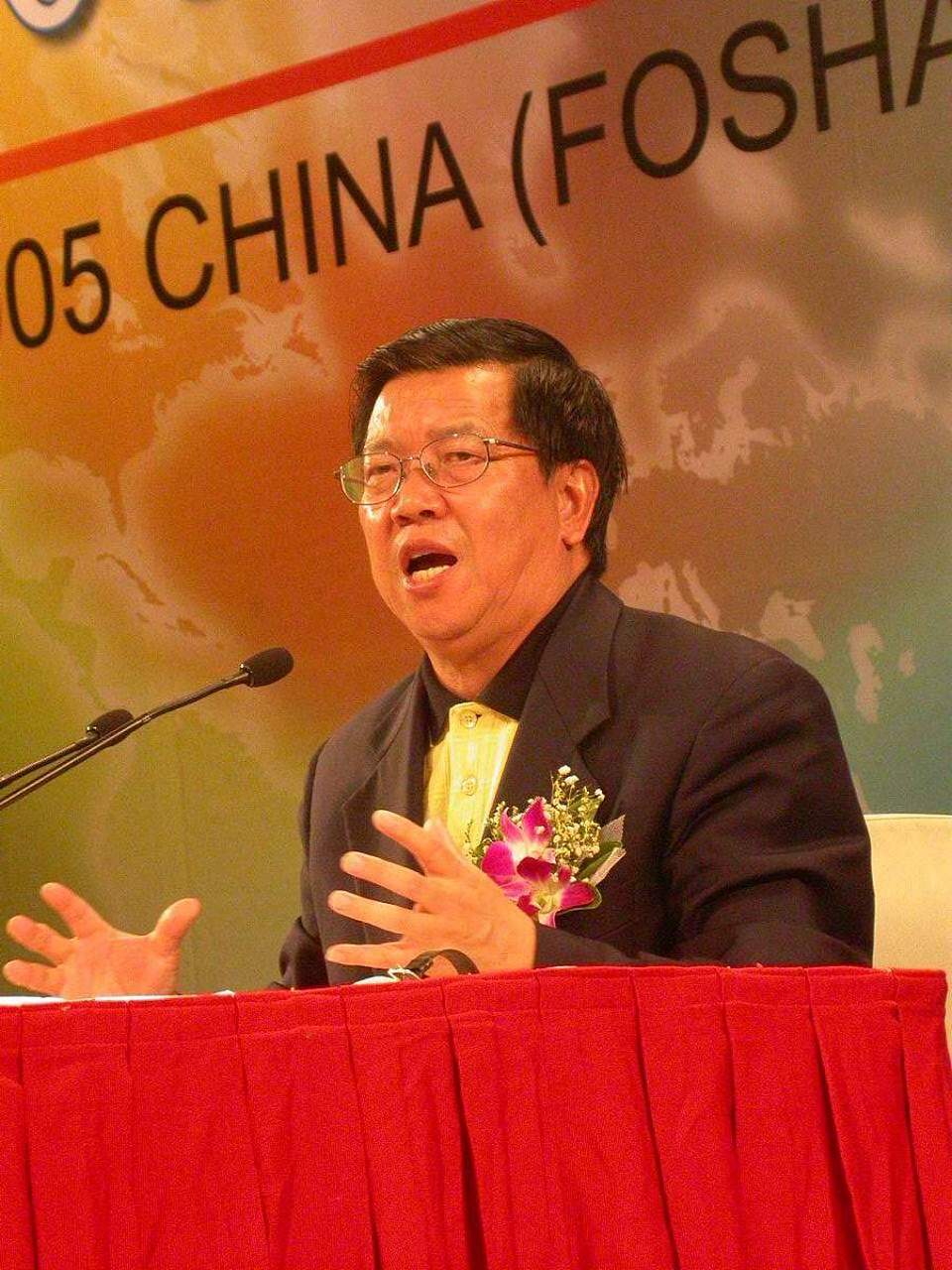 一起来打破旧规桎浩吧78迎接实体经济的崭新篇章![原文:龙永图:要