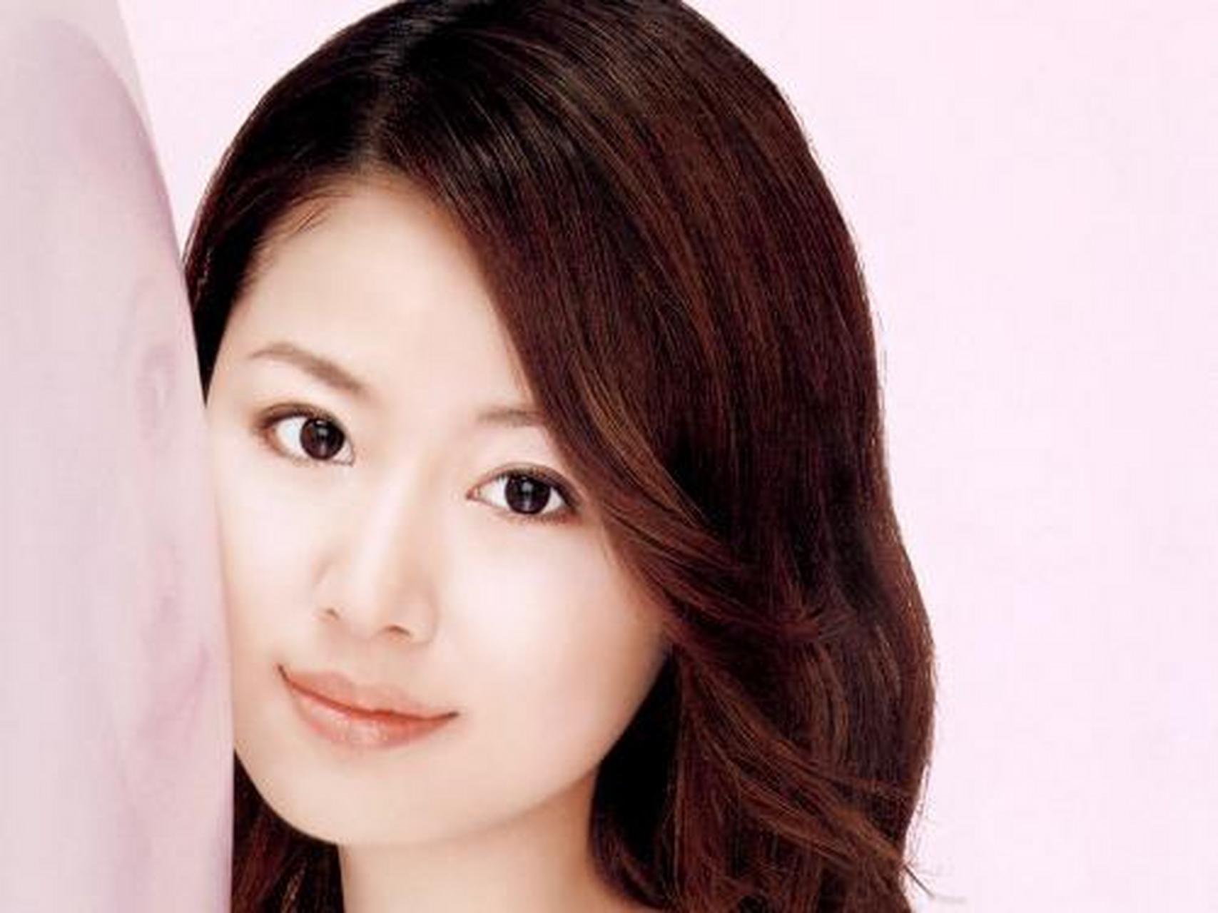 【林心如】:演员,歌手;  身高:167; 出生日期:1976,水瓶座;  粉丝数量