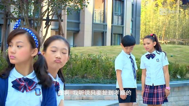 舞法天女安真真听到陈美瑰的话后觉得不爽过去找她谈话