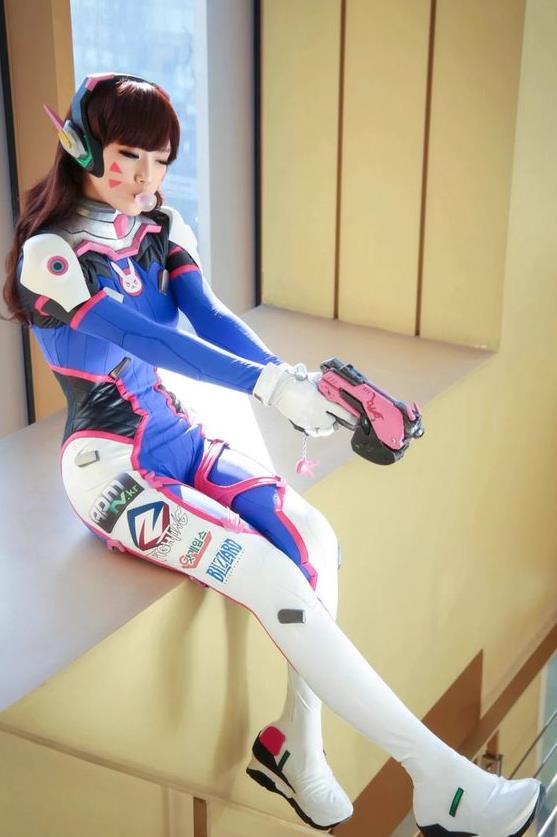 守望先锋cos,网友:狂鼠的还原度真是高,请收下我的膝盖!