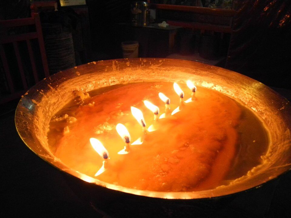 古墓里的长明灯真的能烧近千年?专家研究了三十年,才找到答案