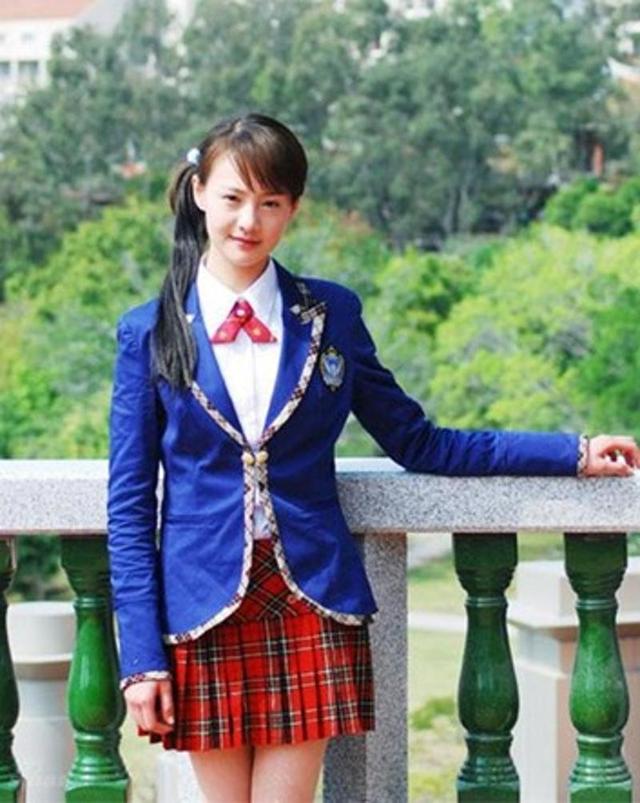 郑爽取假体前后的对比照流出,颜值回归,美到爆炸!