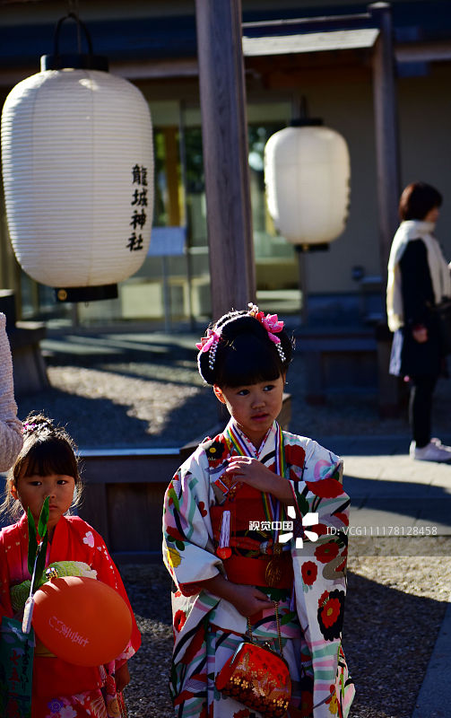 镜头记录日本儿童的"七五三"节