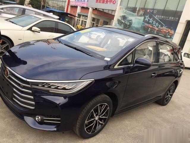 比亚迪2019款宋max新增琥珀金配色 网友评论炸锅