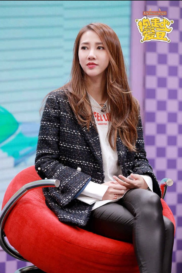 弦子连线李茂唱《不得不爱》 买包包要向老公报备