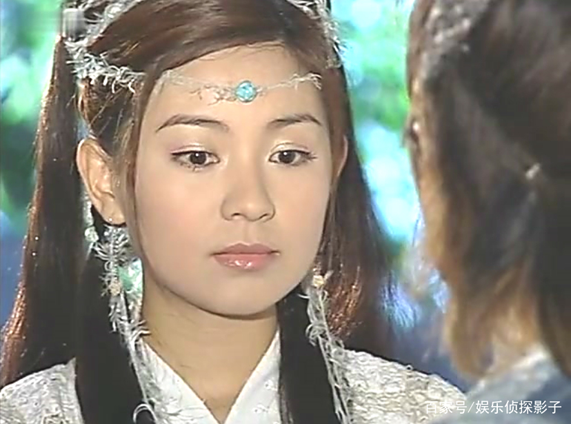 织毛衣的线当发饰的古装女子,章艳敏清新怡人,陈秀丽清纯可人 织毛衣的线当发饰的古装女子,章艳敏清新怡人,陈秀丽清纯可人