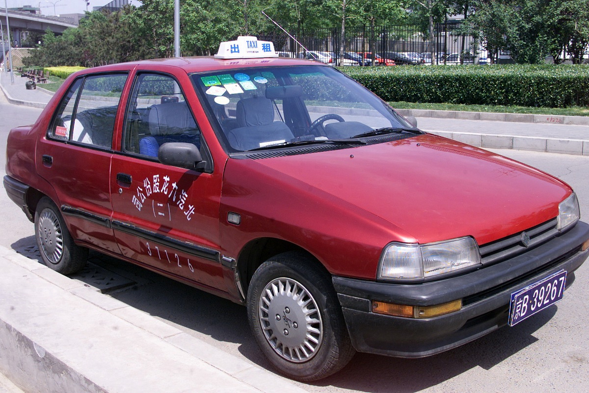 经典国民神车——夏利         天津夏利7100是90年代的国民神车,也是