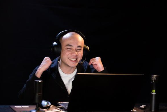 在虎牙吃鸡主播中,我最喜欢看的不是韦神,不是拉风龙,而是他!