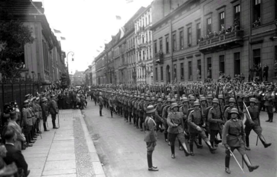 一战后让德国魏玛共和国差点陷入内战的卡普政变发生的深层原因
