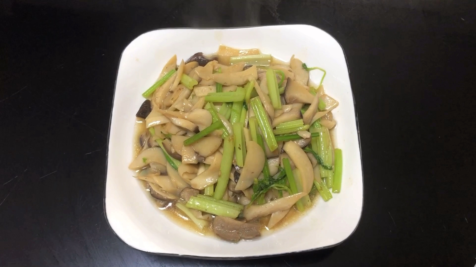 素炒杏鲍菇,最家常的做法,即简单又美味!
