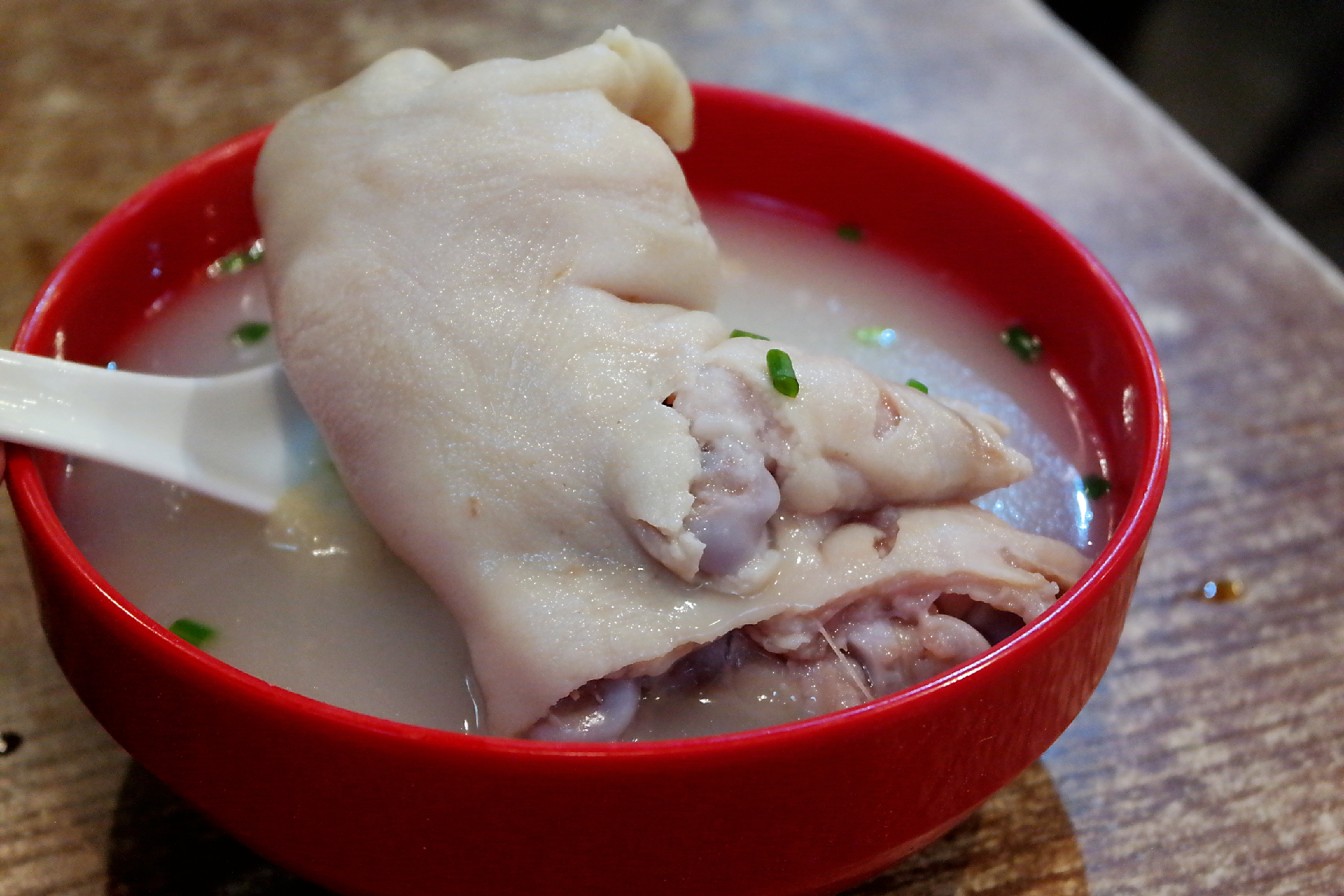 外地游客到成都喝了一碗老妈蹄恭花汤,感叹:它竟然是"市花"?