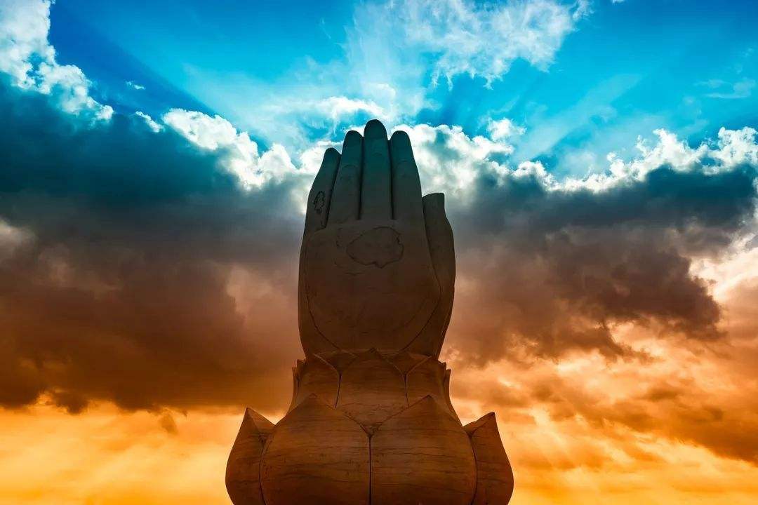 佛教:烧香拜佛时,这3种愿望,不要许!