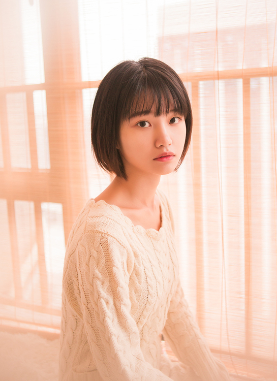 人像摄影:短发美女写真,干净的画面,纯真的女孩