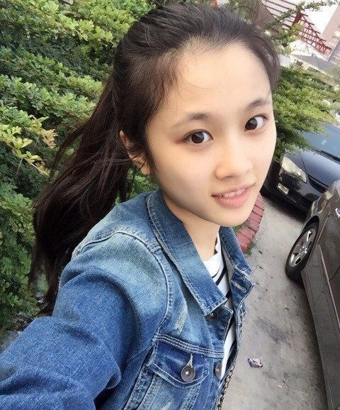 新一代美女演员张慧雯素颜照漏出,清纯漂亮纯天然,第四张真美!