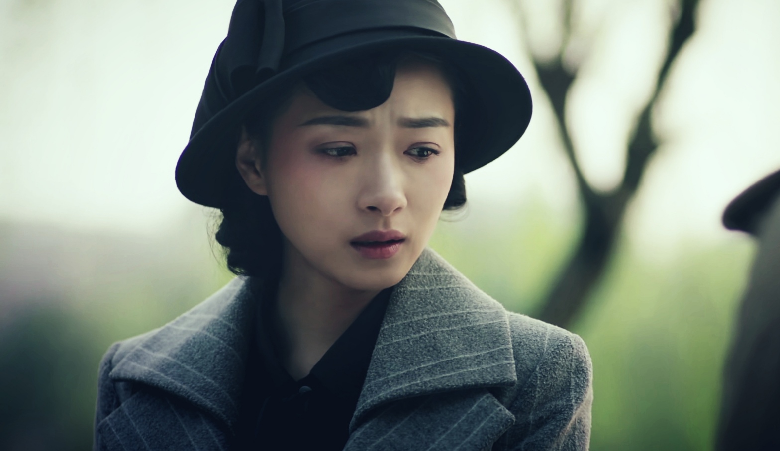 万茜在《脱身》里的民国造型真好看,黄俪文这个角色也很适合她