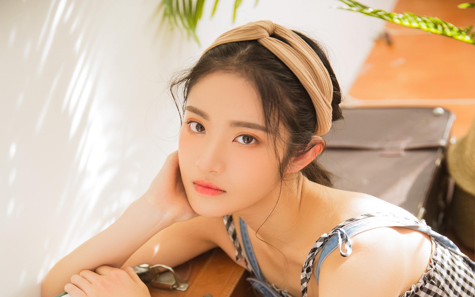 美艳迷人的吊带女神