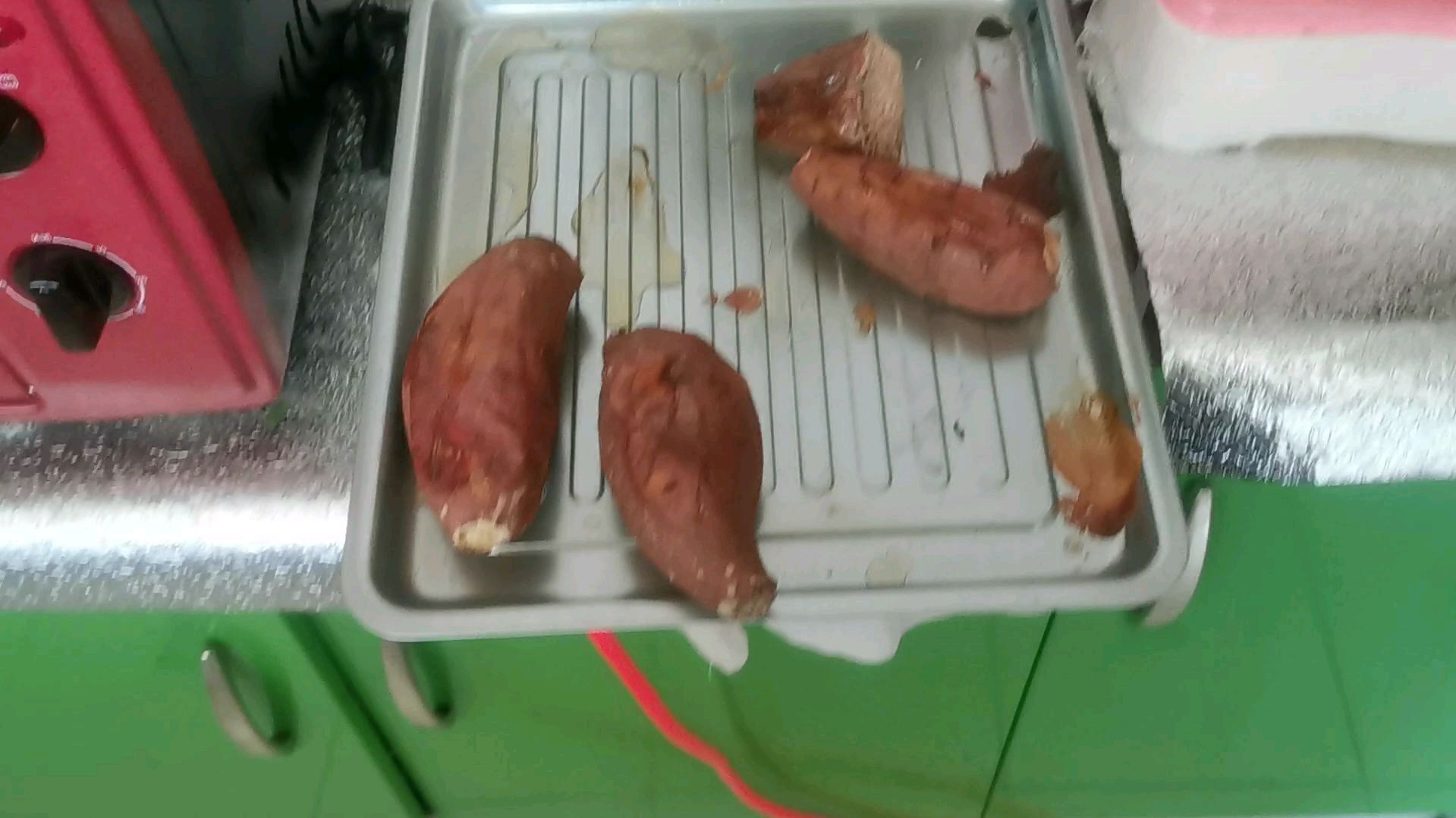 自己用烤箱烤的红薯