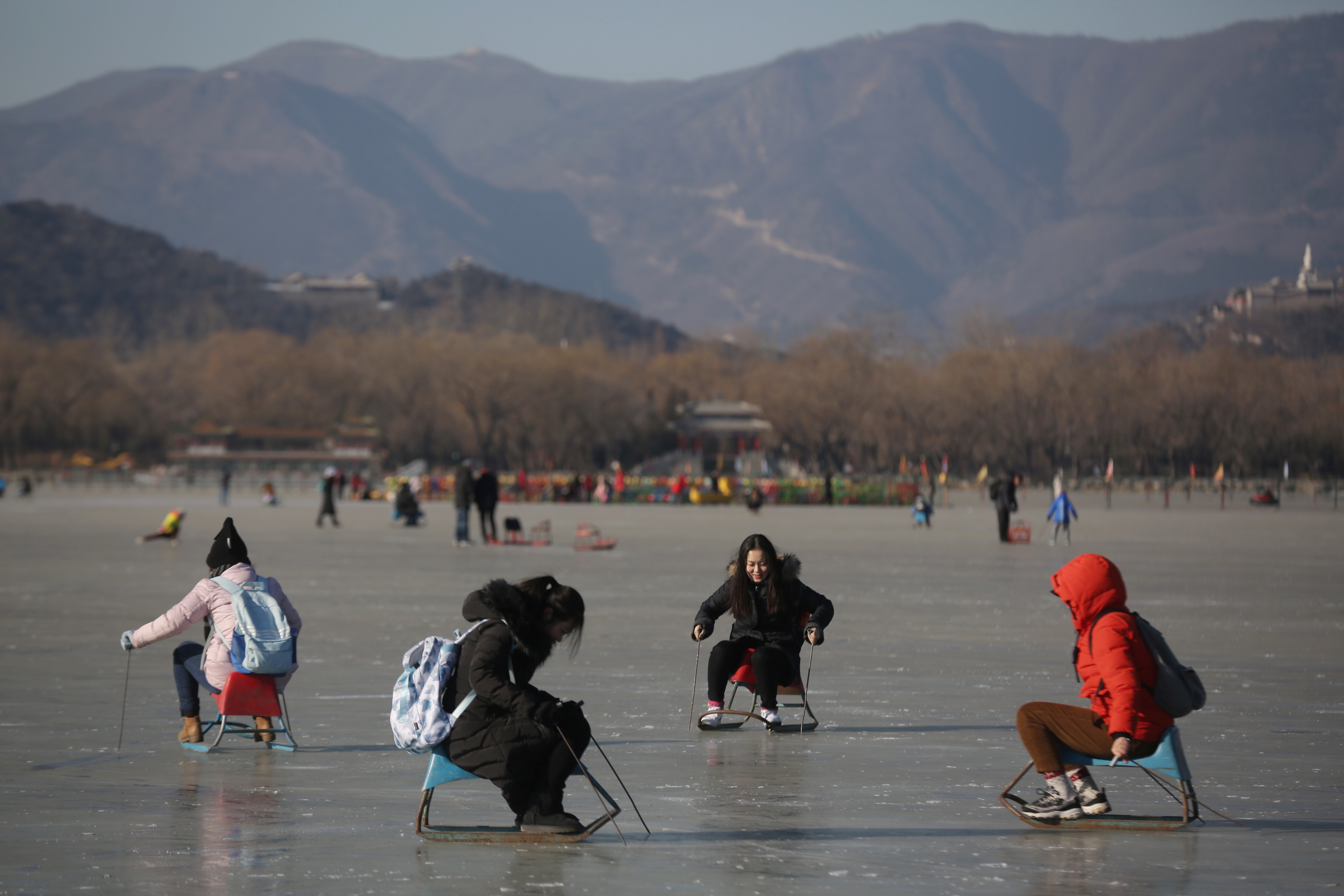 滑冰去!北京六大冰雪场开放,今年冬天这么玩儿