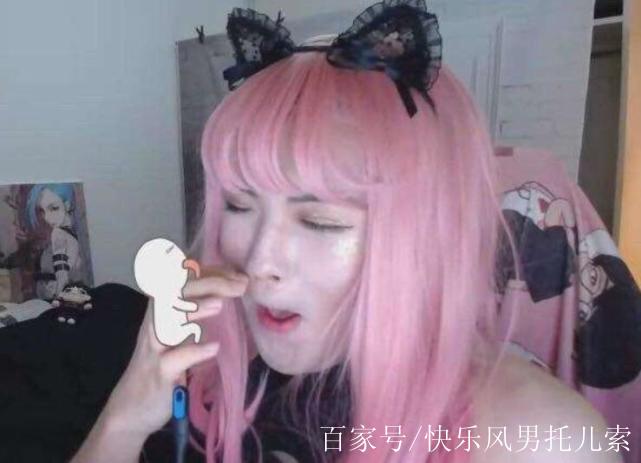 姿態粉絲突破300萬,微博問粉絲想看什麼,女裝大佬又要來了?