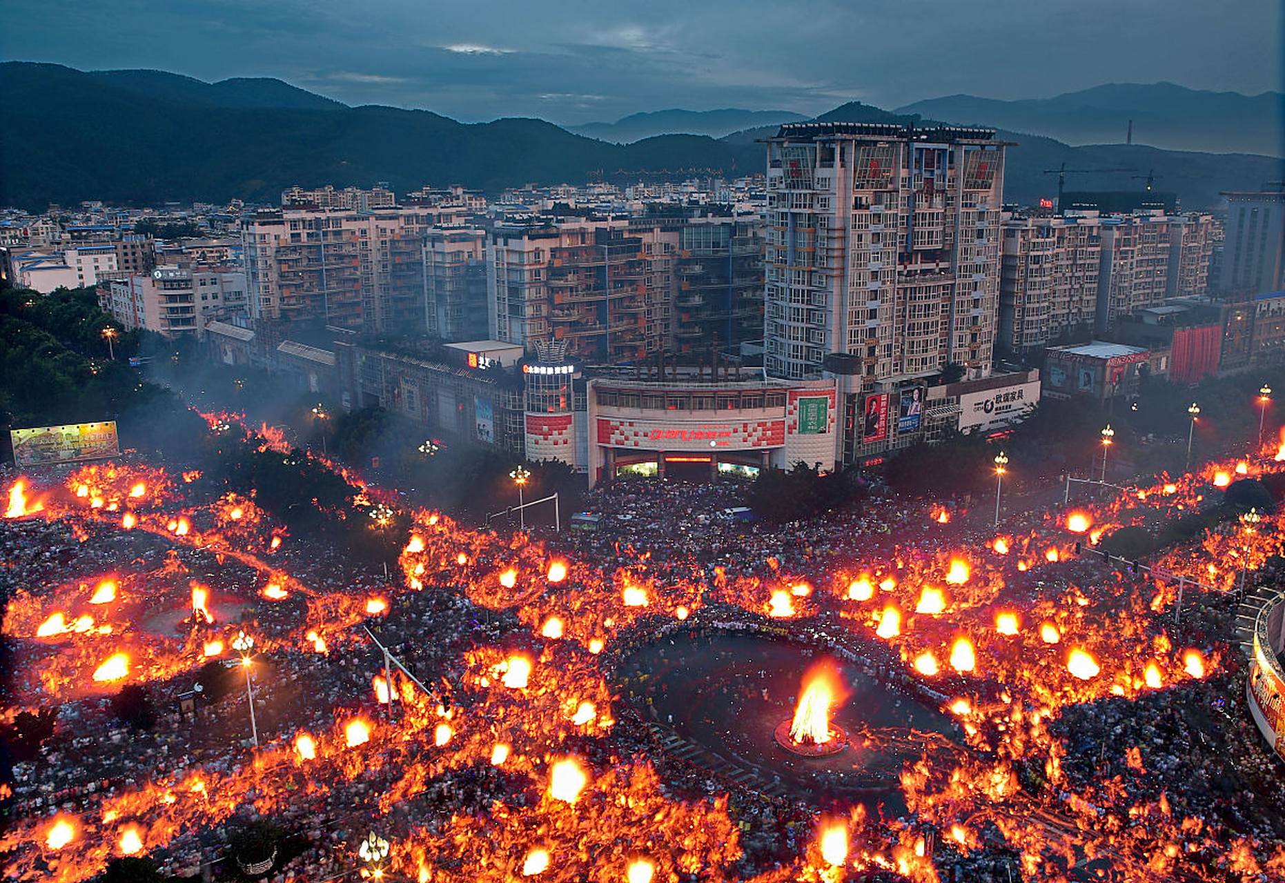 丽江市宁蒗彝族自治县"火把节"放假啦,你喜欢这样的假期吗#彝族火把节