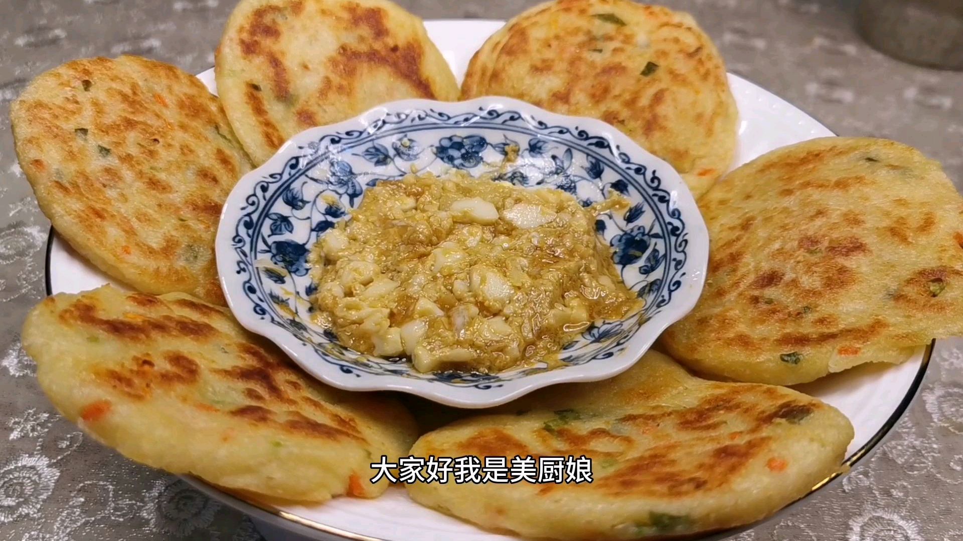 喝完豆浆豆渣千万别扔掉,做成豆渣饼变废为宝,粗细搭配