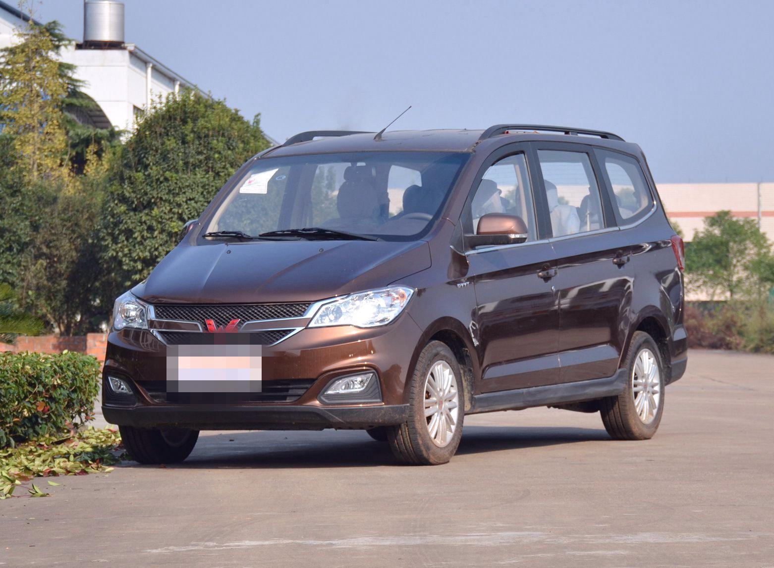 成熟稳重又不落俗套的五菱宏光s1,外观大气,充满美感