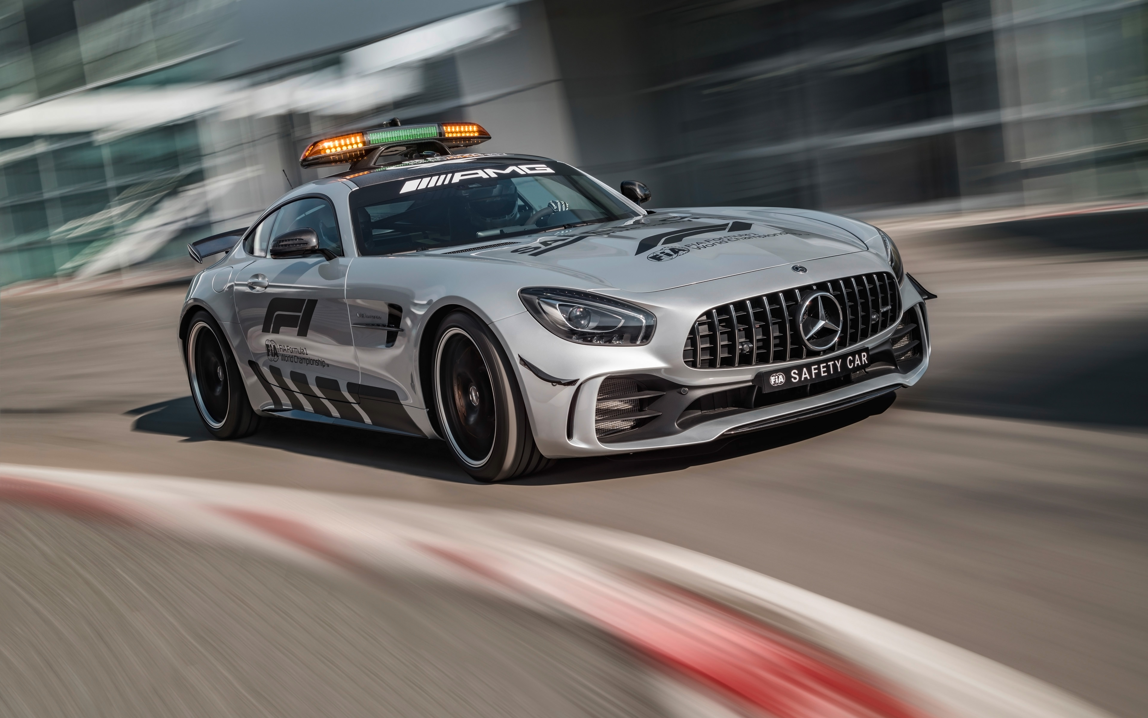 2018梅赛德斯-amg gt r成为fia f1安全车,颜值和性能都不容小觑
