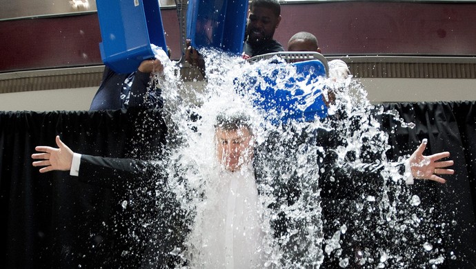 曾掀起"冰桶挑战"热潮 美国渐冻症患者弗雷茨去世