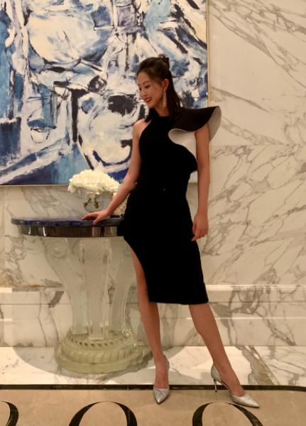 薛韵芳给人一种非常唯美的感觉,不得不说她的气质是真的很好啊,真是很