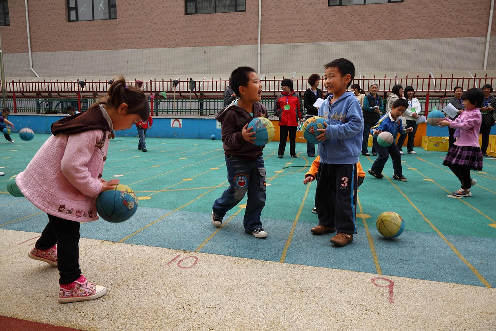 小学一年级体育简单游戏大全图片(小学一年级体育简单游戏大全图片视频)