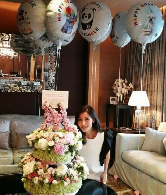 邱咏贤开party,豪门贵妇聚会,网友:李嘉欣徐子淇靠边站!