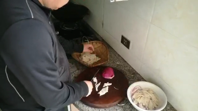 环环相扣的舌尖美食,凉拌苦荞片