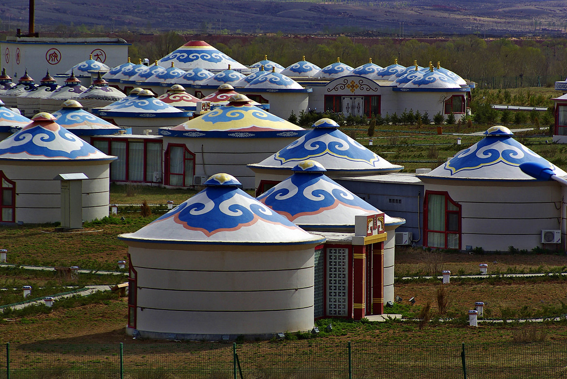 那个动荡不安的年代,成吉思汗凭借着过人的智慧和胆识,统一了蒙古部落