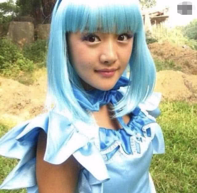 有一种"刘海杀"叫魔仙小蓝姐姐,当她无刘海近照曝光:毁童年!