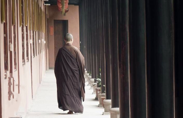 禅师打坐1000日无法开悟,却因见"小丑"表演,参透内心禅机