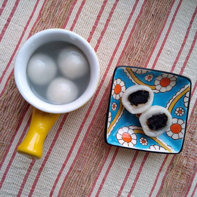 黑芝麻枣泥汤圆