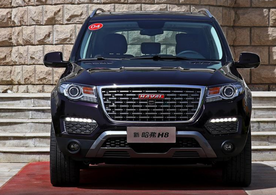 长城汽车哈弗h8外观高端大气,整体设计神秘,车型显得沉稳