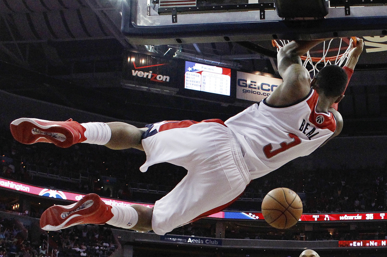 随队记者:黄蜂已向奇才询问了交易得到比尔的可能性