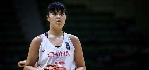 19歲中國女版奧尼爾獲國際籃聯關注!身高2米體重超200,碾壓對手