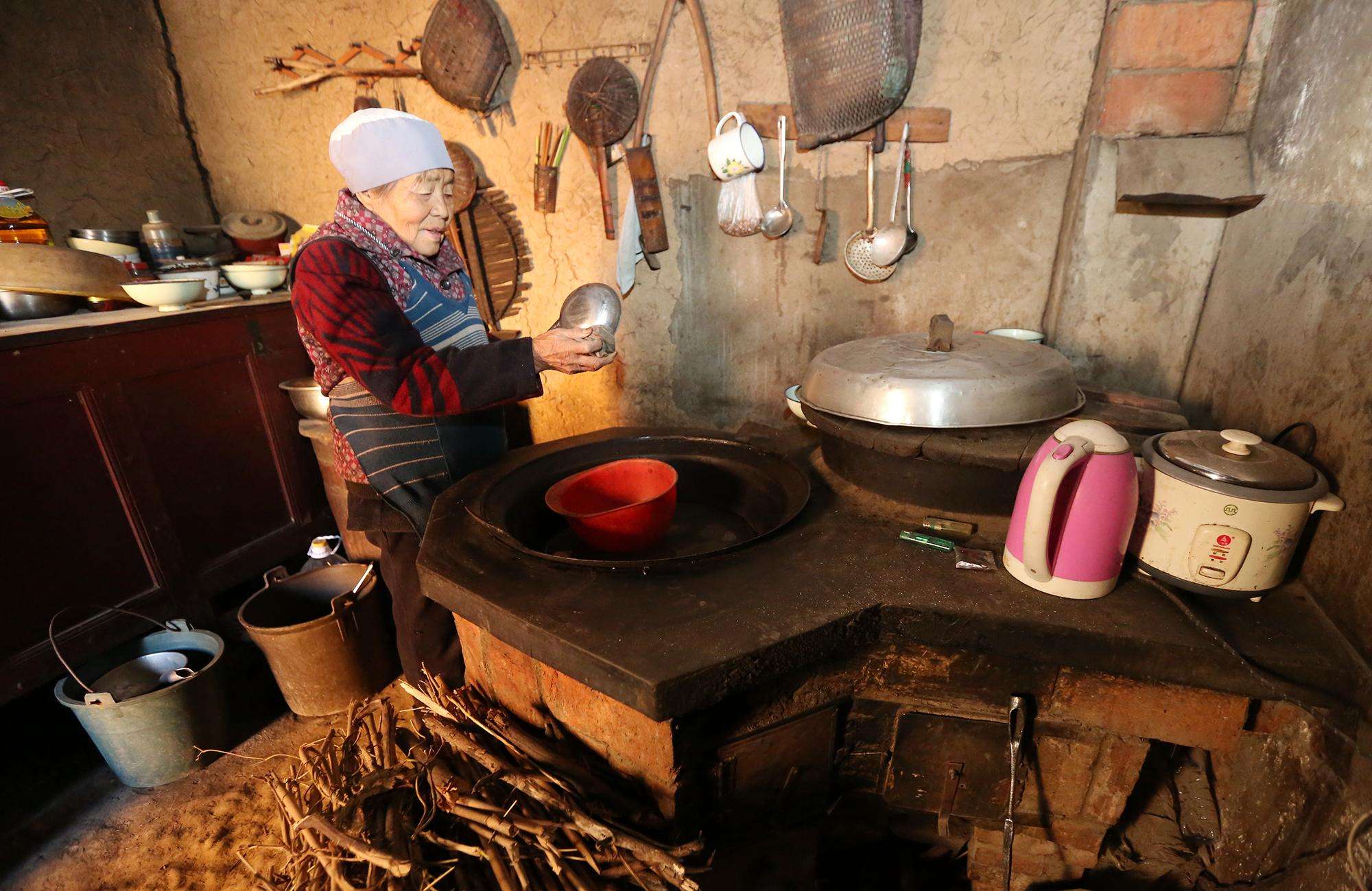 如果农村不让用柴火做饭,你会同意吗?为什么?看完总算明白了!