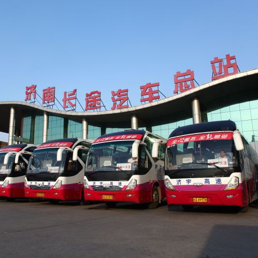 济南长途汽车总站迎来五一节前客流高峰
