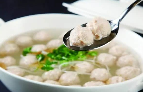 鸡肉丸子打发上劲有技巧,下锅漂浮"好标准",丸子汤也好喝