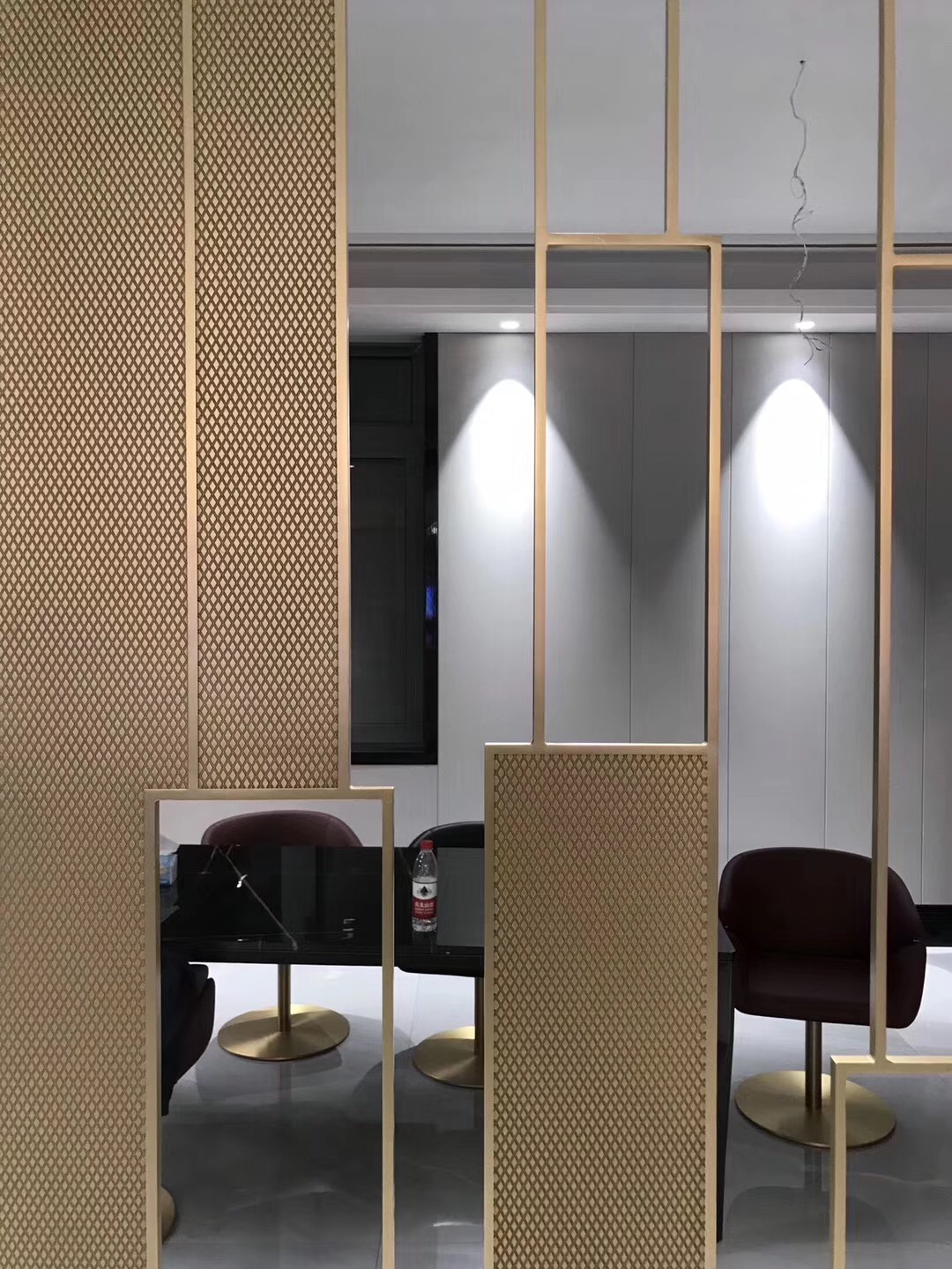 百度爱采购首页 商品专题_隔墙金属屏风也大量出现在私宅项目中, 造价