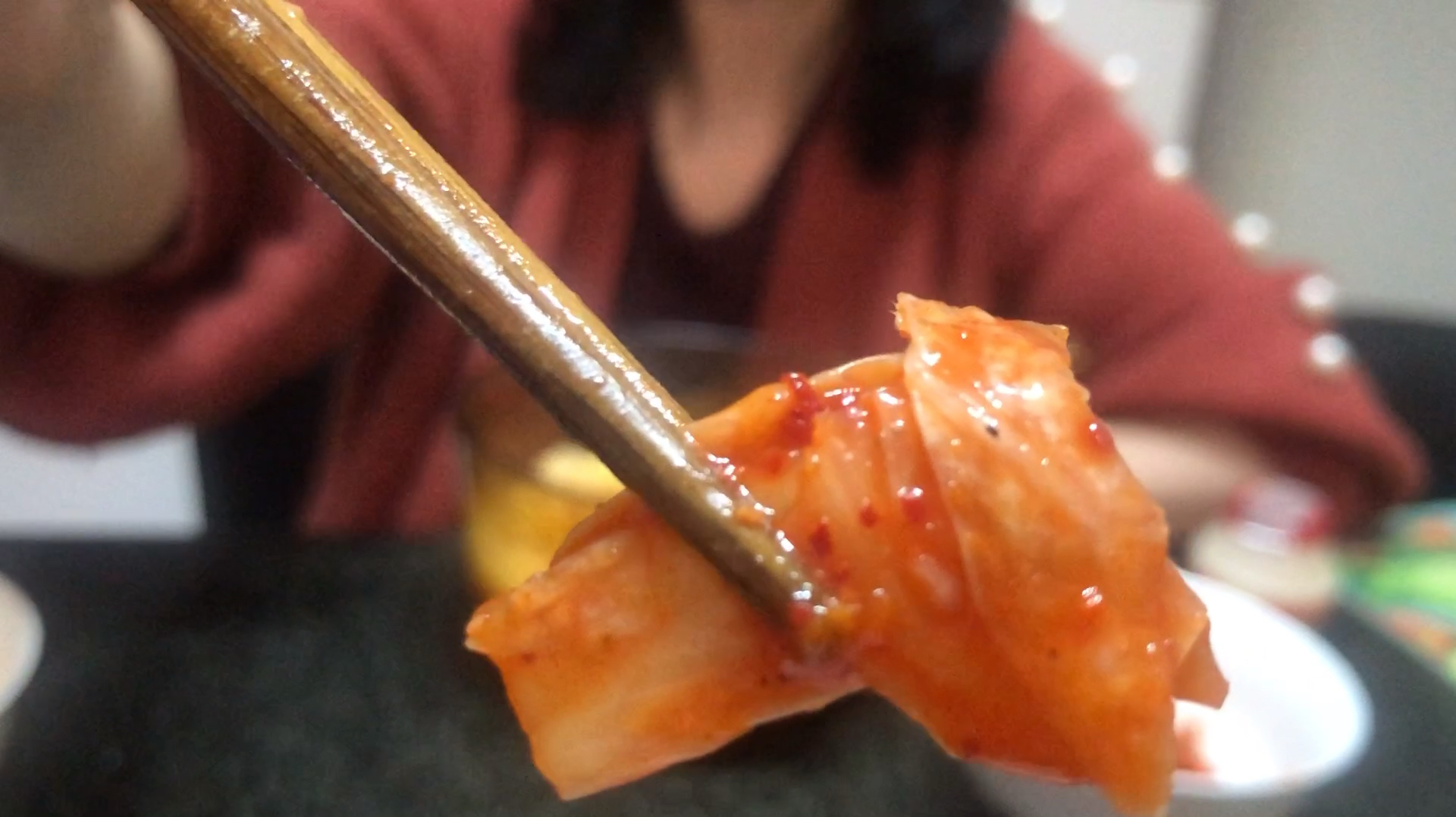 在家煮韩国泡菜年糕面,泡菜甜辣适中,爽脆可口,一锅不够吃
