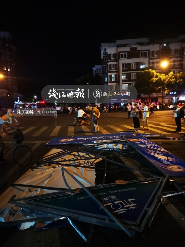 文二西路竞舟路口车祸后续:伤者中在院治疗8人,5人已经出院